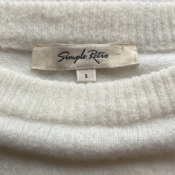 Simple Retro Melody Floral Embroidery Raglan Sleeve Sweater - Picture 4 of 6